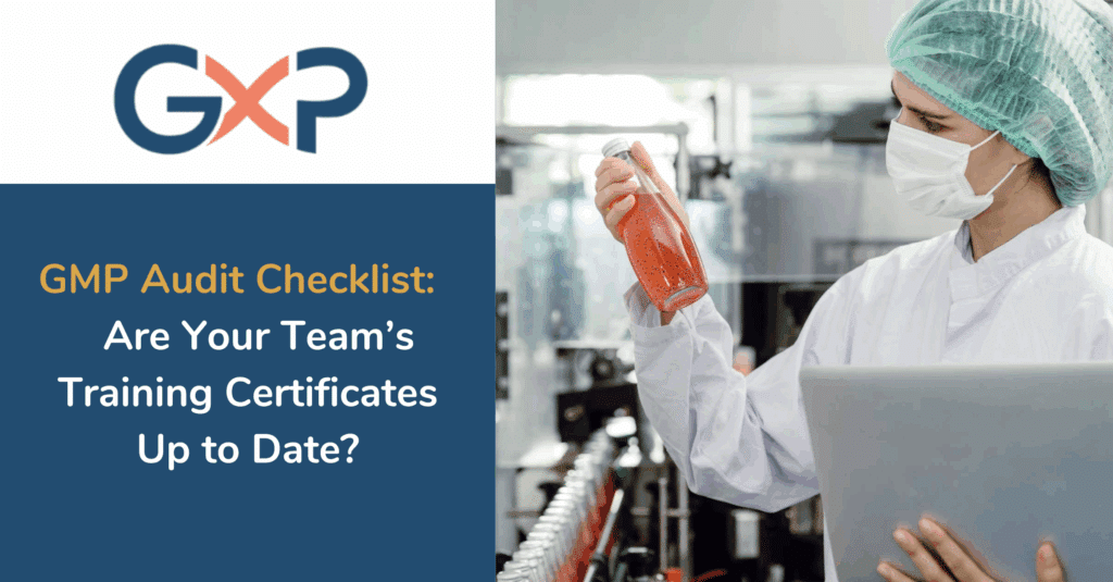 Equipo revisando certificados de formación GMP y lista de verificación de auditoría en una instalación farmacéutica.